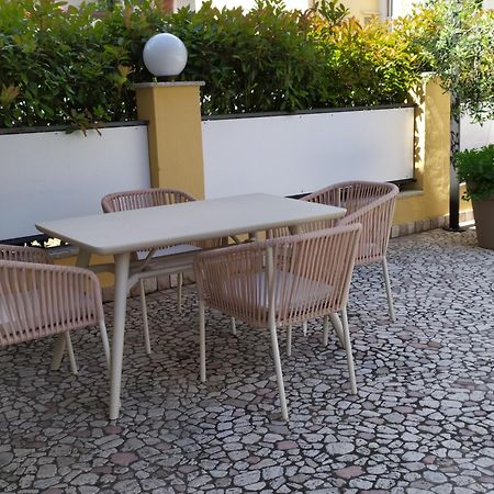 New Garden Hotel Torbole Sul Garda Exterior foto
