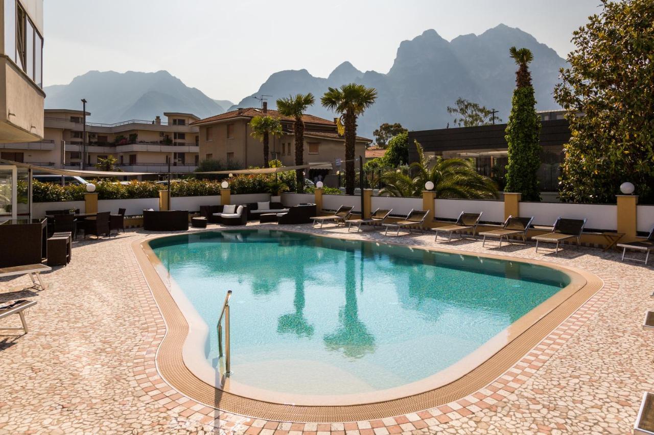 New Garden Hotel Torbole Sul Garda Exterior foto