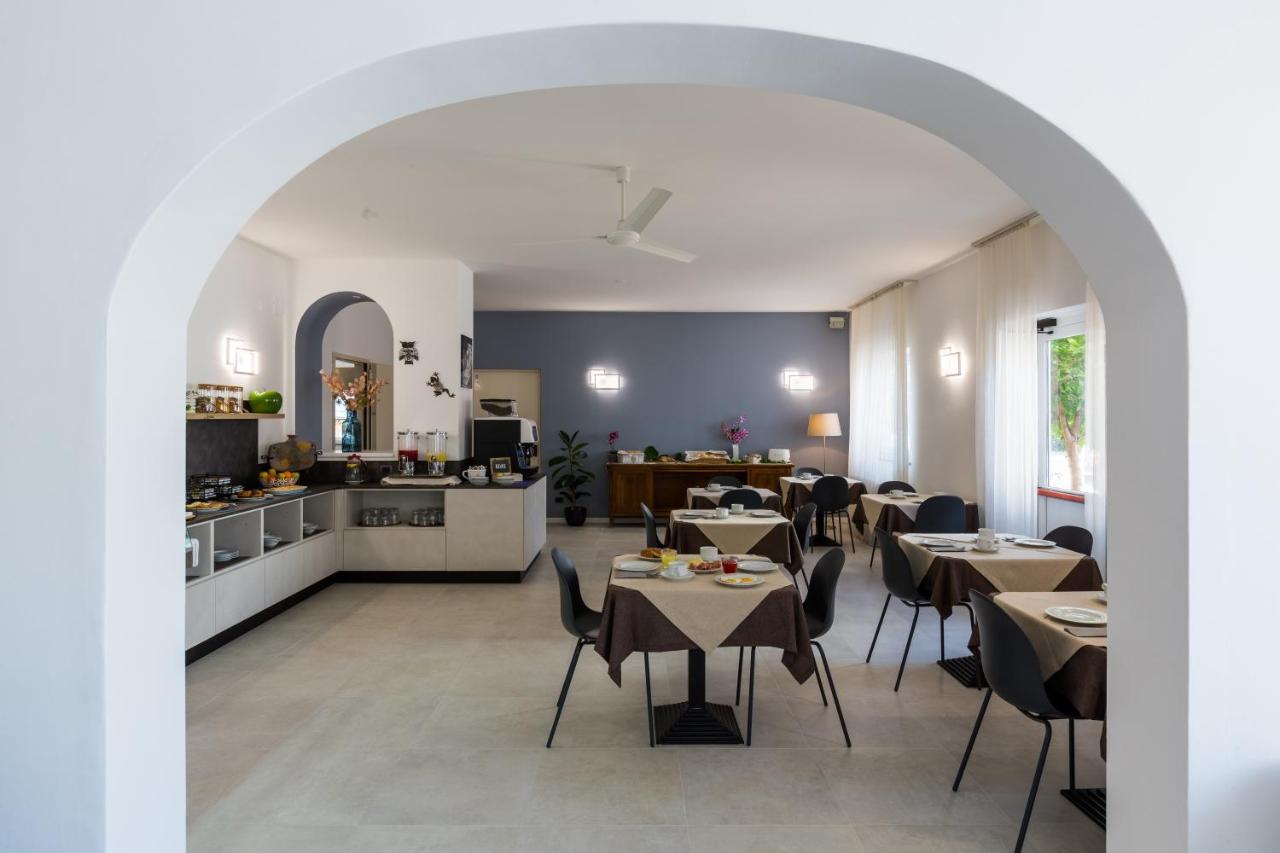 New Garden Hotel Torbole Sul Garda Exterior foto