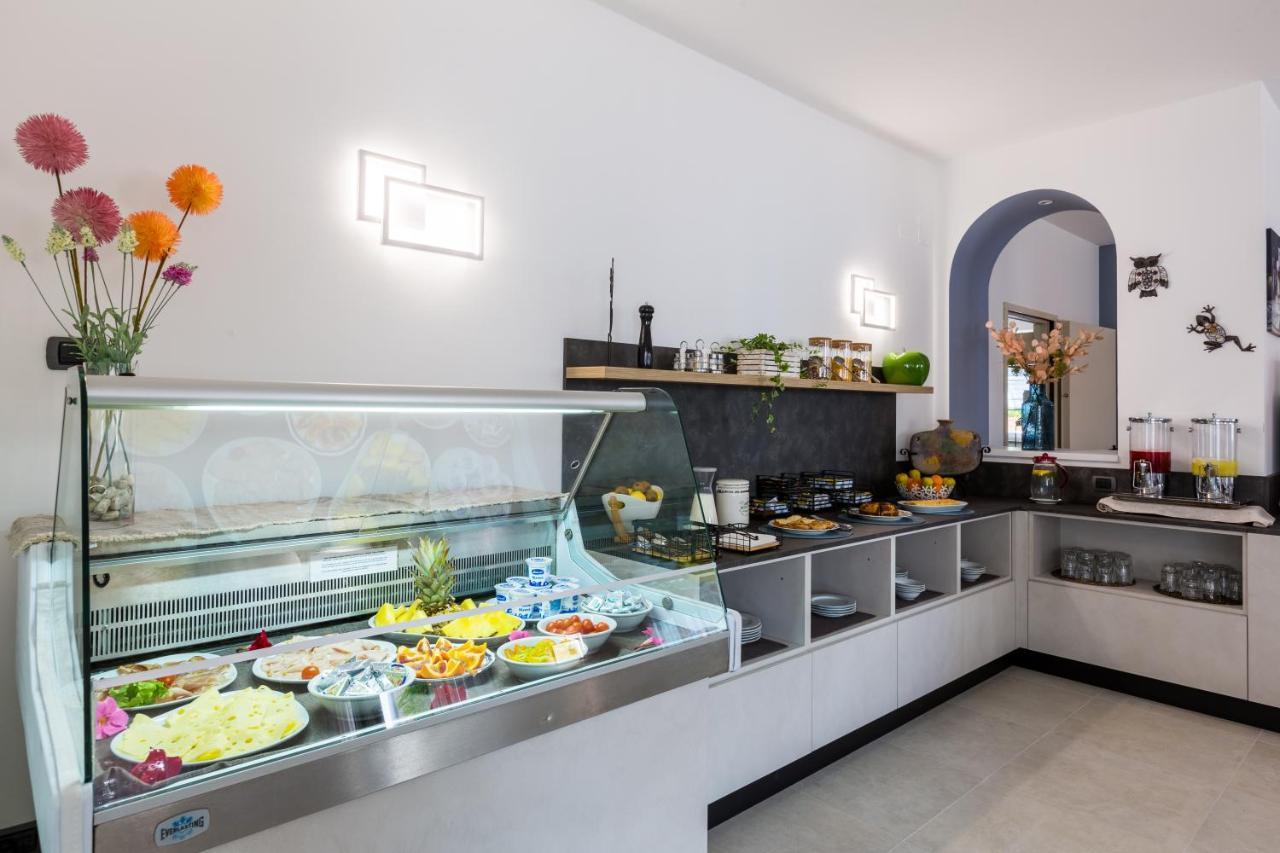New Garden Hotel Torbole Sul Garda Exterior foto