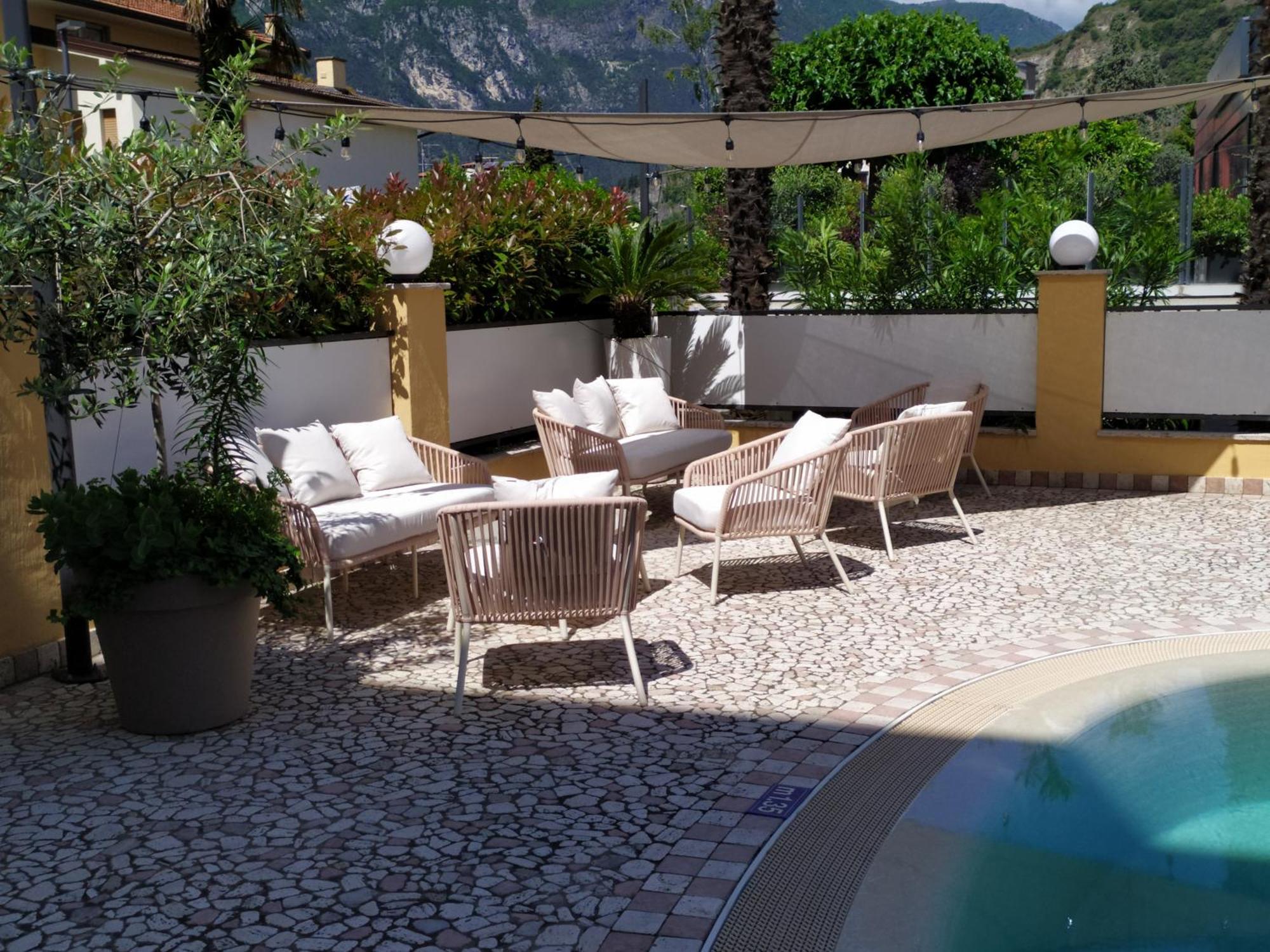 New Garden Hotel Torbole Sul Garda Exterior foto
